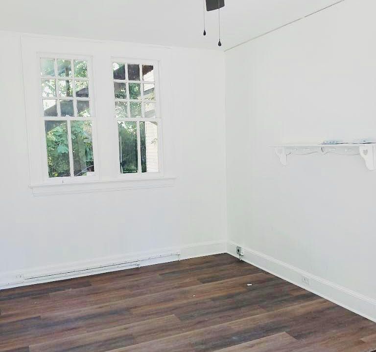 2nd image of 694 Cloverdale Rd #755