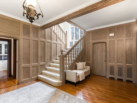 5th image of 1650 Green Bay Rd