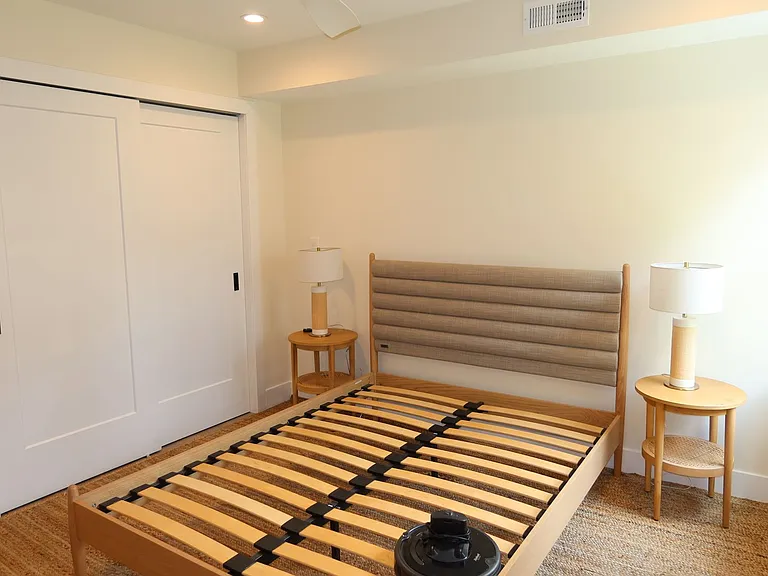 166 W Laurel St — Photo 16
