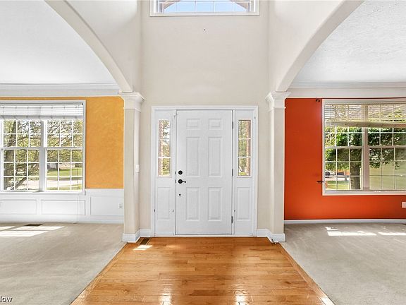 2nd image of 3089 Willowbrook Dr