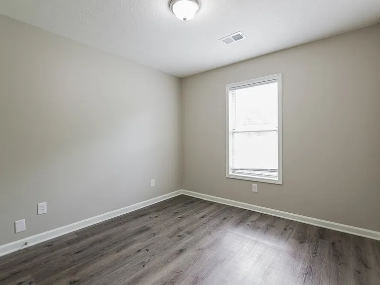 3224 Valley View St — Photo 11