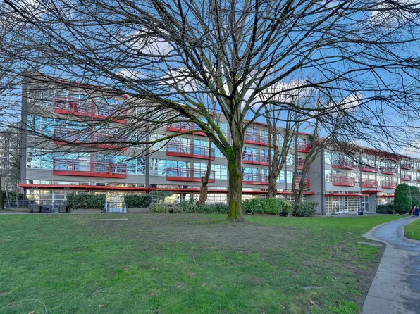 350 E 2nd Ave #305, Vancouver, BC V5T 4R8