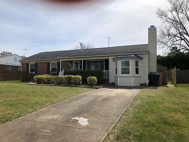 4944 Narragansett Dr