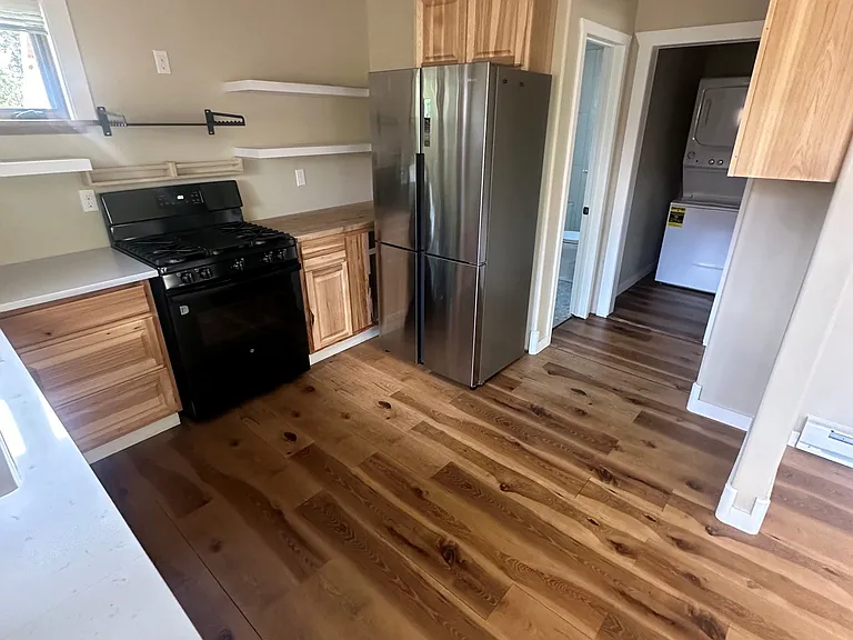 1154 E 4th Ave #B — Photo 3