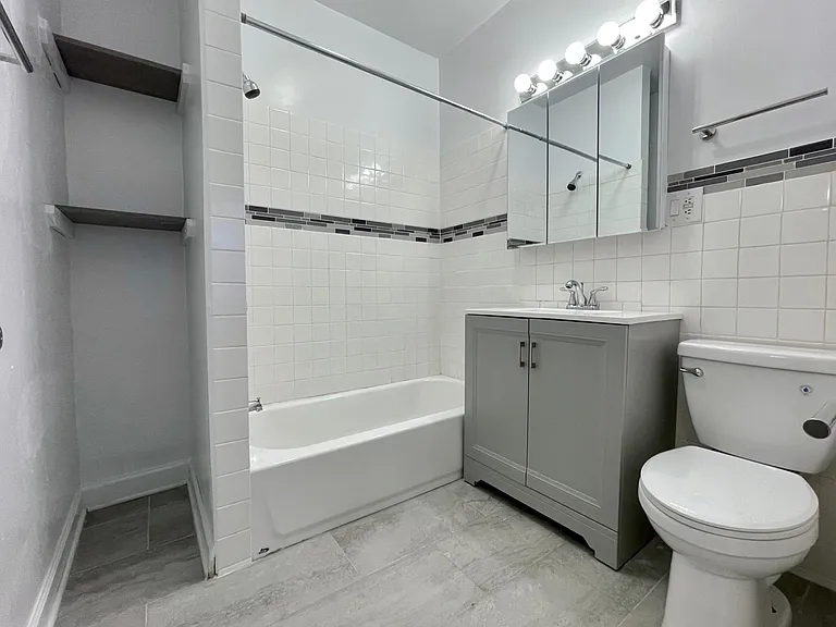 1481 W Huron St #1 — Photo 7