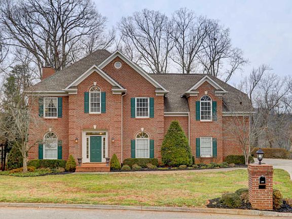 2nd image of 822 Ivy Point Ln