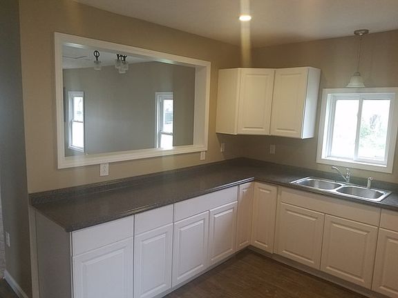 3rd image of 406 Gregory St