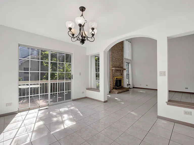 2164 Seaver Ln — Photo 5
