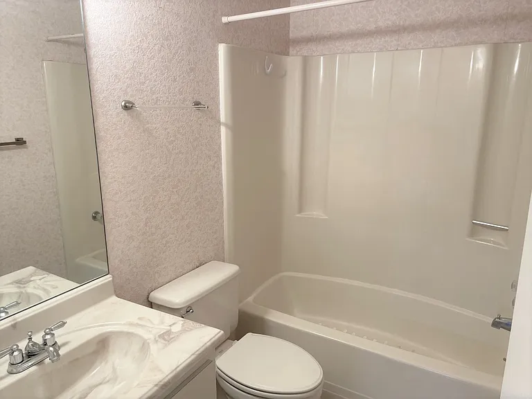2701 NE 10th St #701 — Photo 11