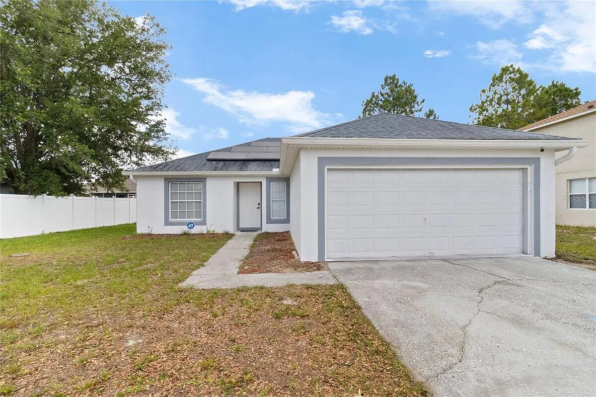 3 bed, 2.0 bath, 1243 sqft, $1,950 — Photo 1