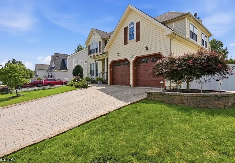17 Grant Way — Photo 4