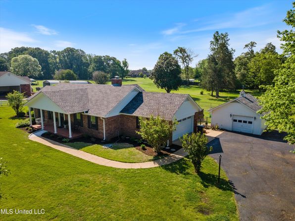 90 Shaker Dr, Senatobia, MS 38668