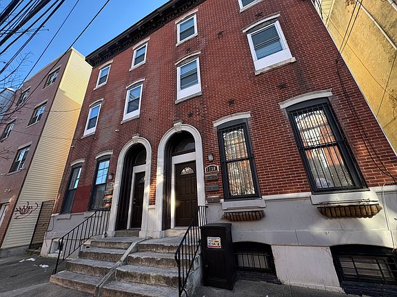 3rd image of 1730 W Master St Floor 1