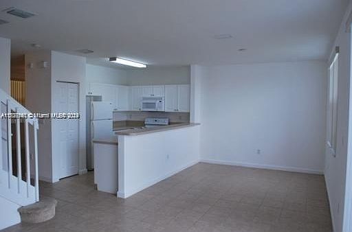 3rd image of 983 NE 42nd Ave #983