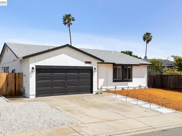 295 Iris Rd, Hercules, CA 94547