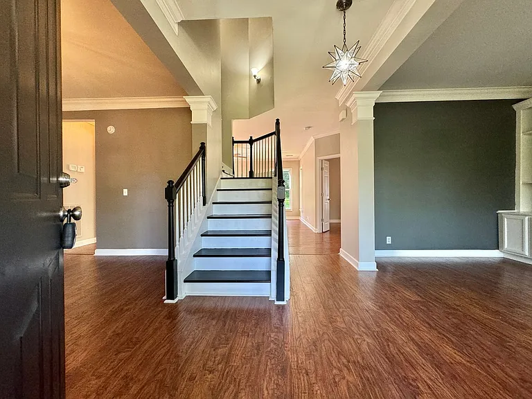 1321 Tilton Dr — Photo 3