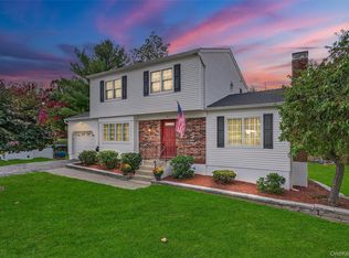 16 Puritan Ln, Washingtonville, NY
