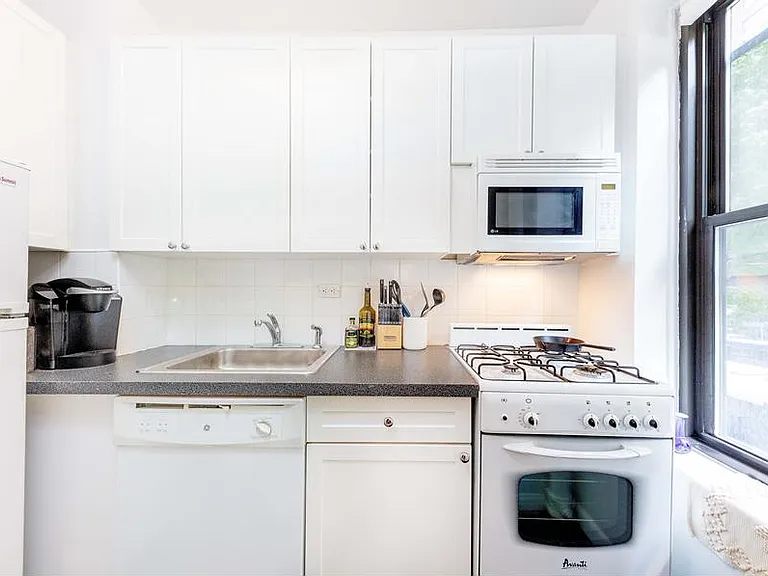 7 Park Ave #2C — Photo 4