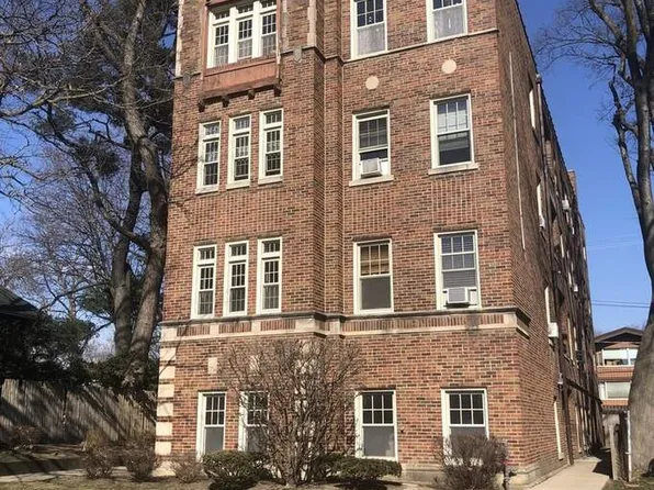 70 Pine Ave APT 1A, Riverside, IL 60546