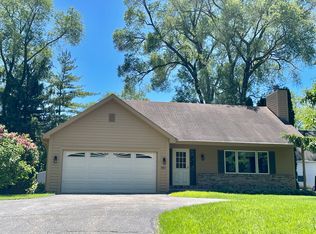 810 Main St, Delafield, WI 53018
