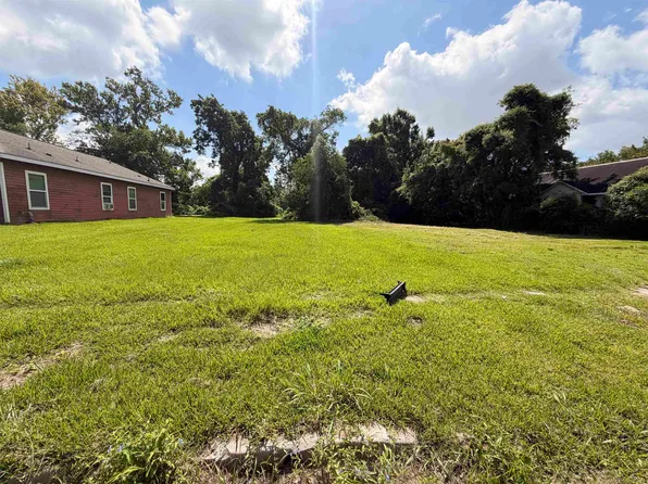 2435 Park St, Beaumont, TX 77701