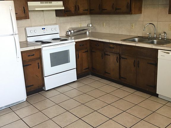 4th image of 4722 Tessie Ln