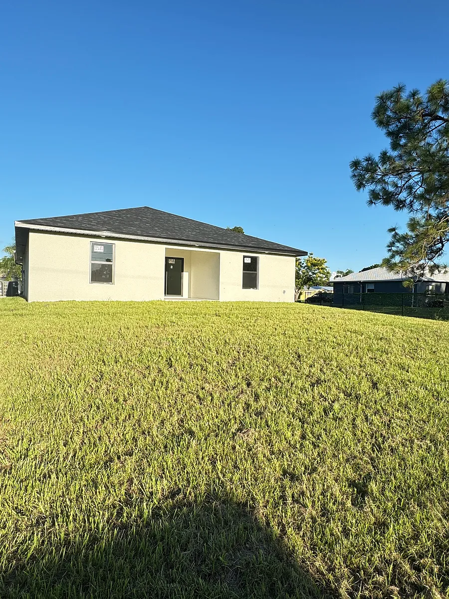 Building Photo - 15 Louisiana Rd