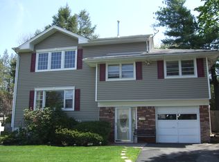 49 Crescent St, Closter, NJ 07624