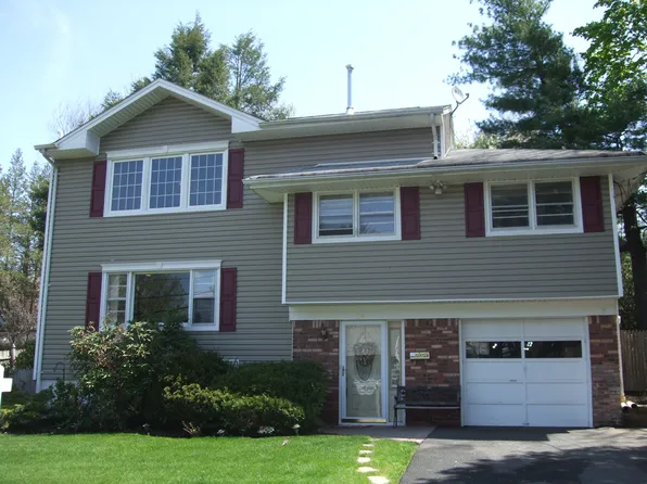 49 Crescent St, Closter, NJ 07624