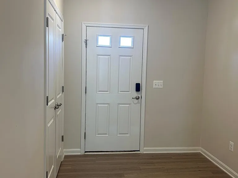 406 Freeman St — Photo 6