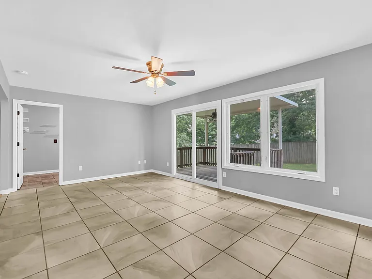 502 Havendale Ct — Photo 16