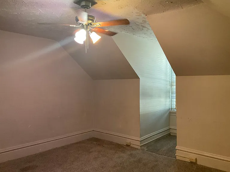 215 Woodbine St — Photo 6