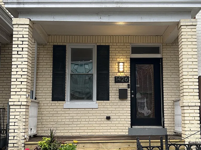 1426 Duncan St NE — Photo 1