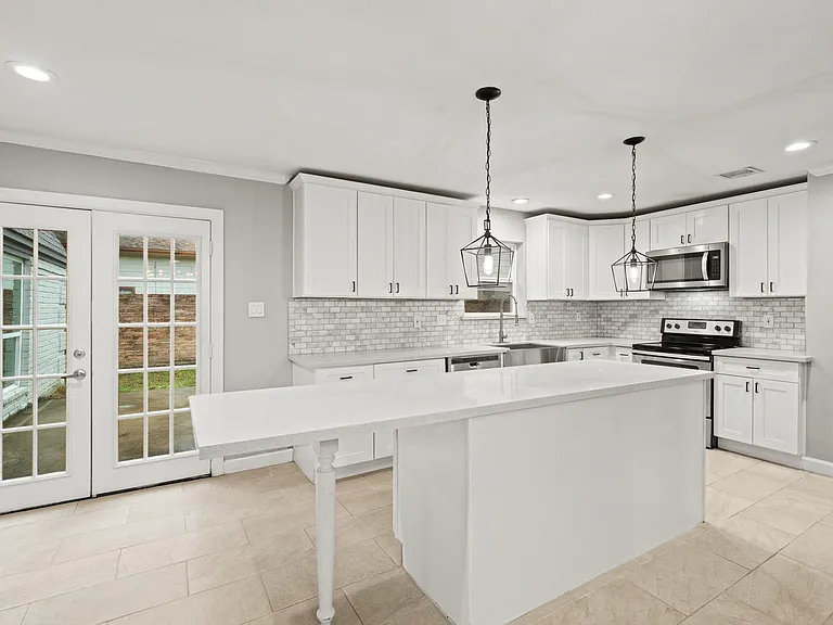 410 Bauxhall Ct — Photo 12