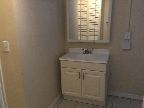 3rd image of 5204 9th Ave S