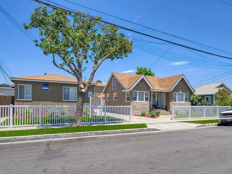 Los Angeles Street Apartments
