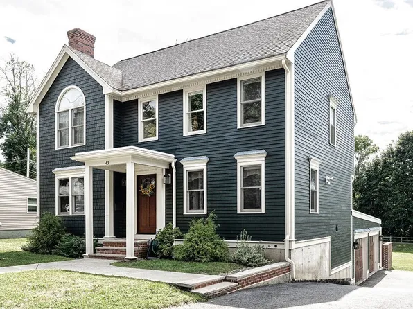 43 Oakland St, Amesbury, MA 01913