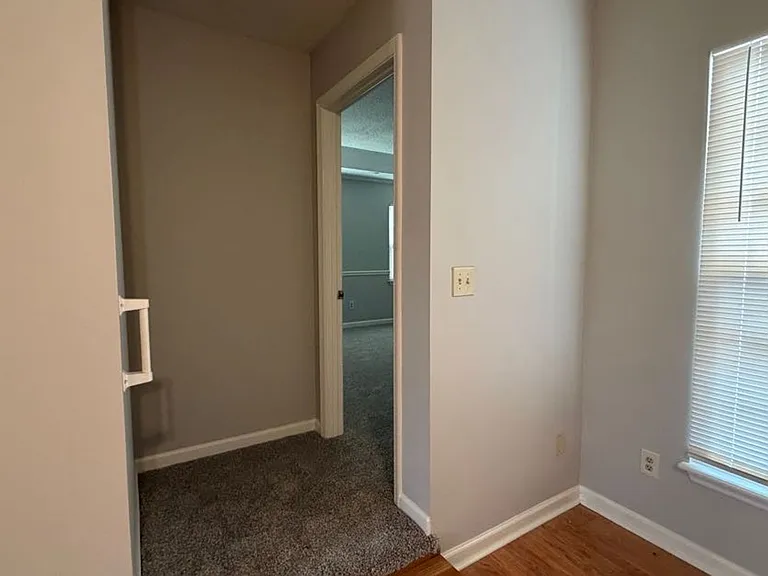 199 Amelia Dr W — Photo 19