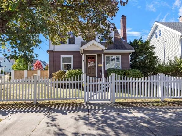 35 Cushing St, Medford, MA 02155