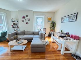1381 Commonwealth Ave
