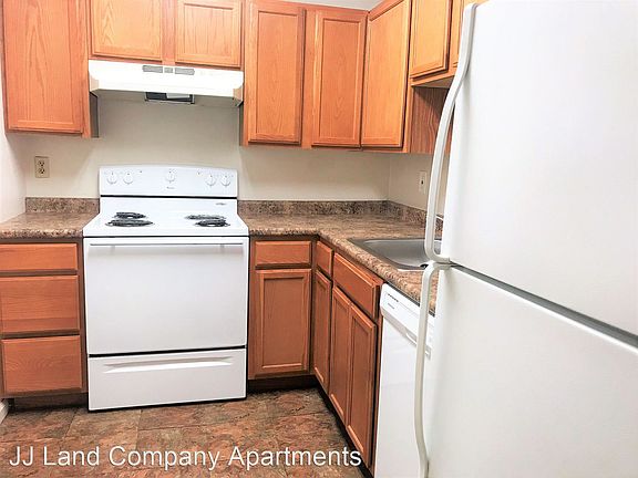 3rd image of 450 S Aiken Ave APT 104