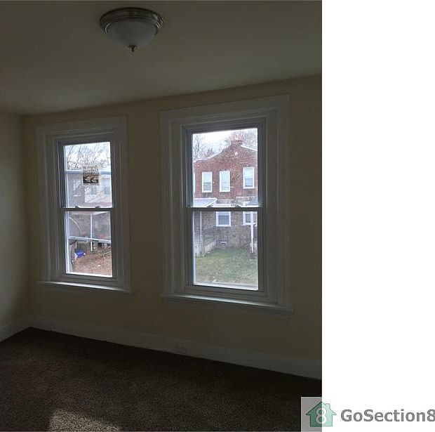 2nd image of 553 E Walnut Ln