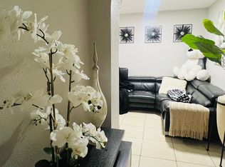 957 NW 24th Ave #957, Miami, FL 33125