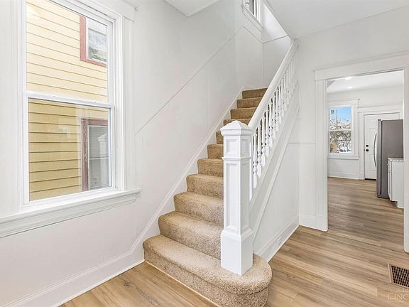 3rd image of 3136 Harvard Ave