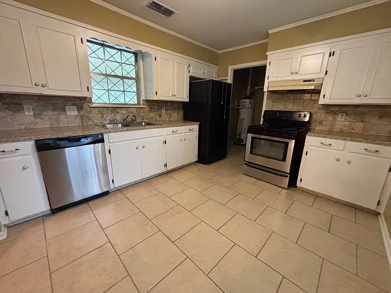 9425 Shartel Dr — Photo 7