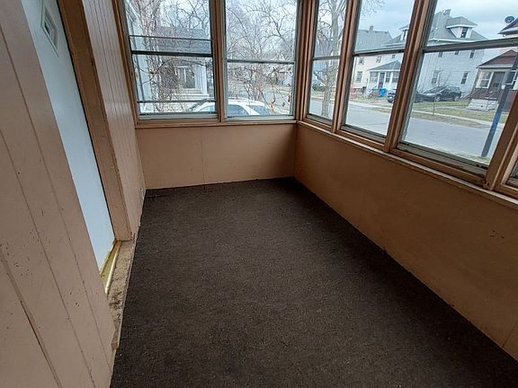 3rd image of 132 Avis St