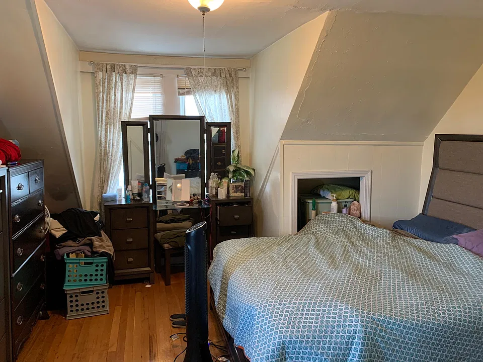 Bedroom 1, additional storage den