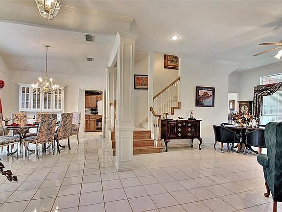 5th image of 6229 Skylark Cir