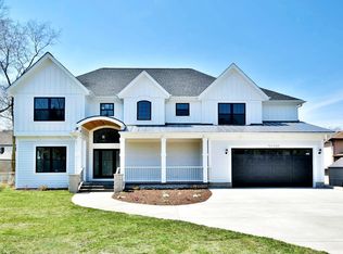 10S330 Oneill Dr, Burr Ridge, IL 60527