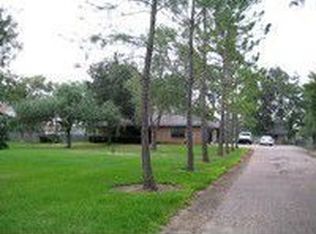 219 Coleman Dr, Angleton, TX 77515